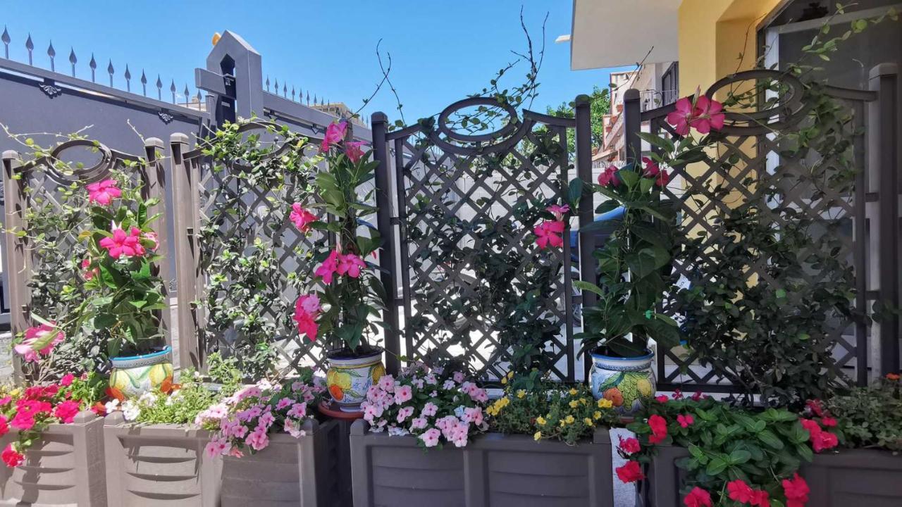 La Villa Trinacria Giardini-Naxos Buitenkant foto